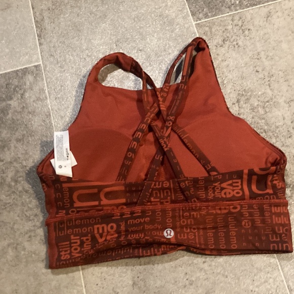 Lululemon athletica - Picture 6 of 12